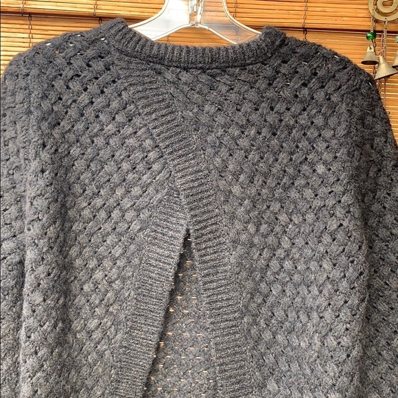 Super cute ALC sweater with open back knit wool - Picture 8 of 8